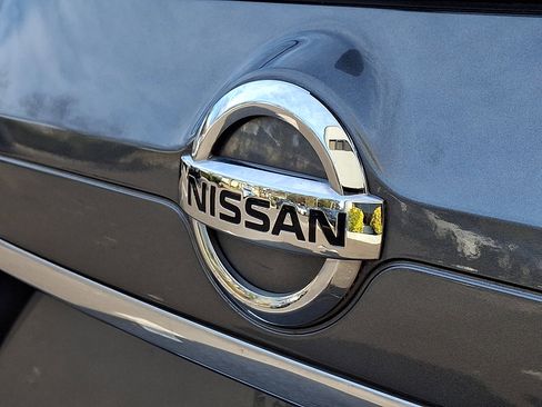 Certified 2019 Nissan Rogue SV w/ Premium Package image 30