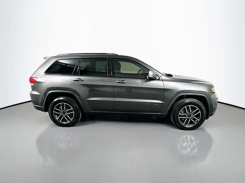 Used 2019 Jeep Grand Cherokee Trailhawk AWD/4WD image 4