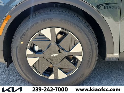 New 2026 Kia Sportage LX FWD image 6