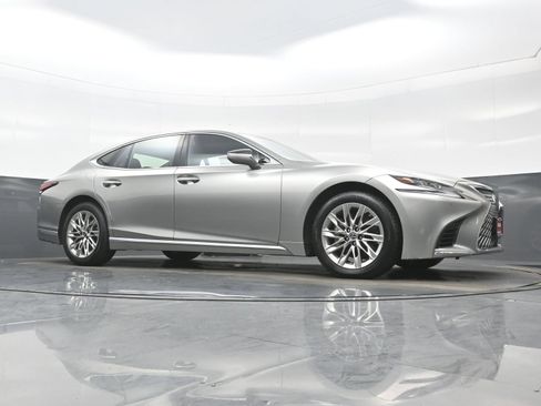 Used 2019 Lexus LS 500 AWD w/ Accessory Package (Z2) image 30