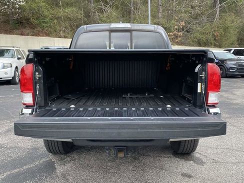 Used 2017 Toyota Tacoma SR5 w/ Tow Package image 12