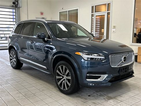 Used 2023 Volvo XC90 B5 Plus image 5