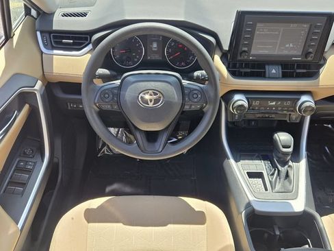 Used 2022 Toyota RAV4 XLE FWD image 13