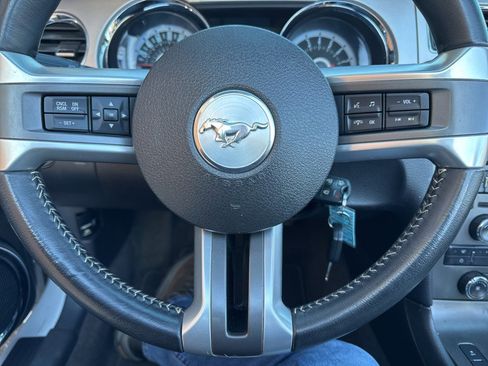 Used 2013 Ford Mustang Premium image 24