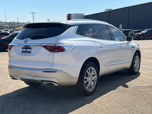 Used 2023 Buick Enclave Premium w/ Experience Buick Package image 8