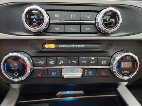 Used 2022 Ford F250 Lariat w/ Tremor Off-Road Package AWD/4WD image 60