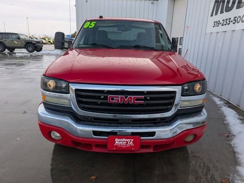 Used 2005 GMC Sierra 2500 SLE w/ Skid Plate Package image 28