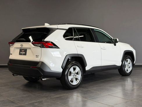 Used 2019 Toyota RAV4 XLE AWD/4WD image 5