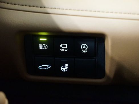 New 2026 Toyota Highlander Platinum AWD/4WD image 27