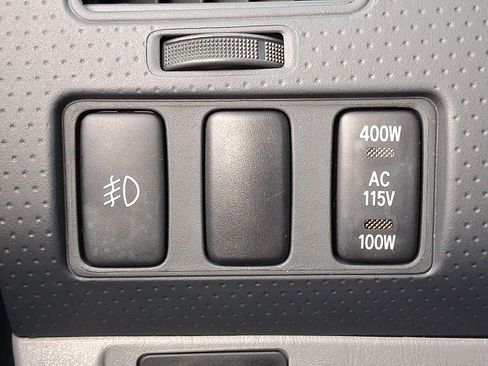 Used 2010 Toyota Tacoma PreRunner image 23