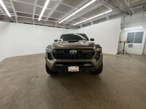 Used 2024 Toyota Tacoma TRD Sport image 9