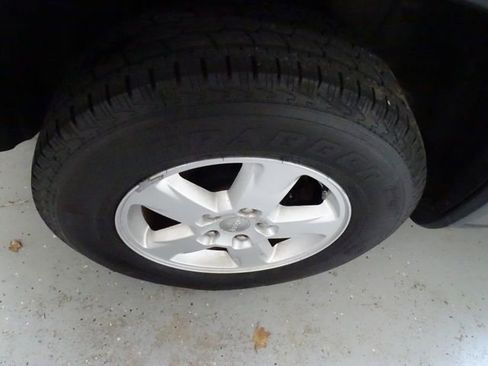 Used 2012 Jeep Grand Cherokee Laredo w/ Laredo E Group image 26