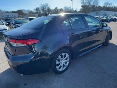 Used 2024 Toyota Corolla LE image 2