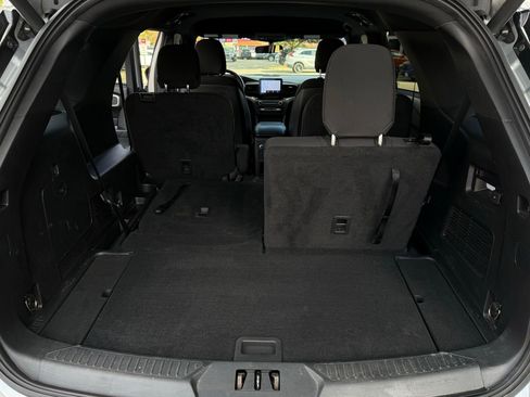 Used 2020 Ford Explorer XLT image 24