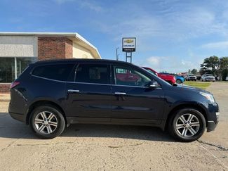 Used 2017 Chevrolet Traverse LT image 1