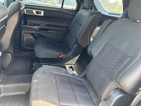 Used 2020 Ford Explorer XLT RWD image 14