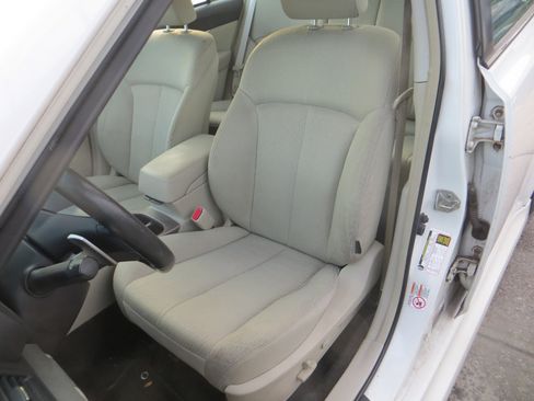 Used 2011 Subaru Legacy 2.5i Premium image 22