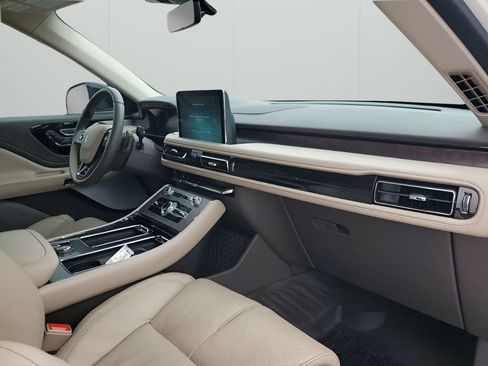 Used 2023 Lincoln Aviator Reserve w/ Equipment Group 201A image 14