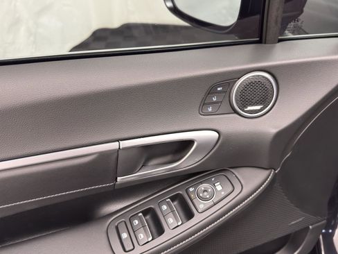 Used 2025 Hyundai Sonata Limited image 18