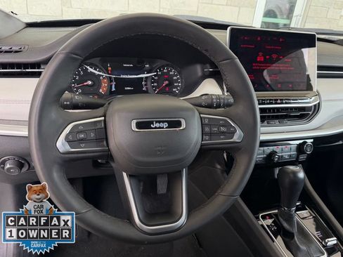 Used 2025 Jeep Compass Limited AWD/4WD image 12