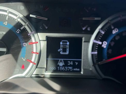 Used 2014 Toyota 4Runner SR5 image 25