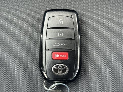 Used 2025 Toyota Corolla SE FWD image 19