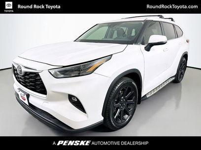 Used 2022 Toyota Highlander LE