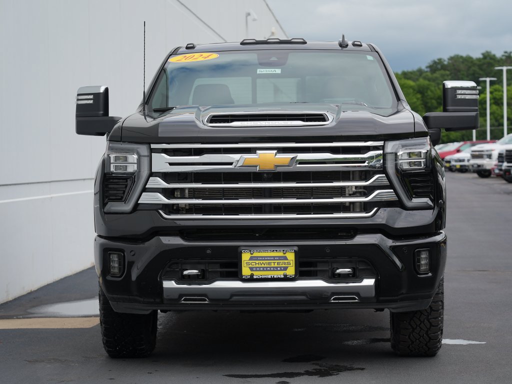 Used 2024 Chevrolet Silverado 3500 High Country w/ High Country Premium Package AWD/4WD image 9