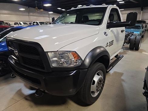 Used 2018 RAM 5500 Tradesman image 3