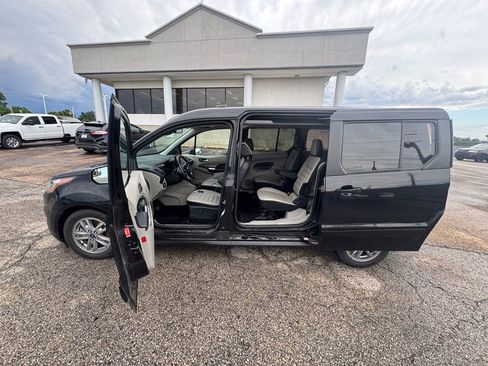 Certified 2023 Ford Transit Connect Titanium w/ Trailer Tow Package FWD image 4