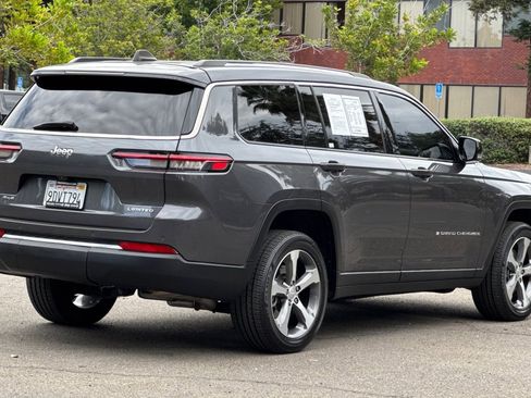 Used 2023 Jeep Grand Cherokee L Limited w/ Rear Seat Video Group I AWD/4WD image 3