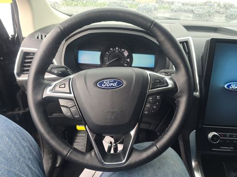 Used 2024 Ford Edge Titanium AWD/4WD image 16