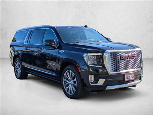 Used 2021 GMC Yukon XL Denali w/ Denali Ultimate Package image 3
