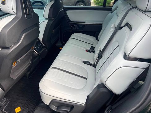Used 2023 Rivian R1S Adventure AWD/4WD image 22