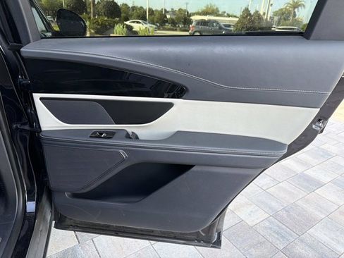 Used 2024 Lincoln Nautilus Premier image 22