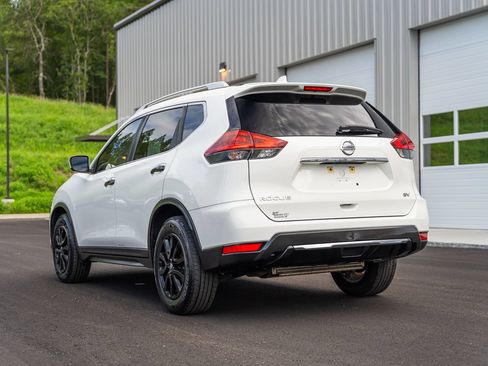 Used 2018 Nissan Rogue SV FWD image 5