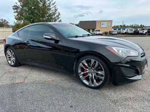 Used 2013 Hyundai Genesis 2.0T RWD image 2