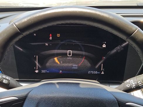 Used 2025 Chevrolet Trax LT w/ LT Convenience Package FWD image 26