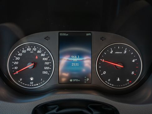 Used 2025 Mercedes-Benz Sprinter 2500 image 10