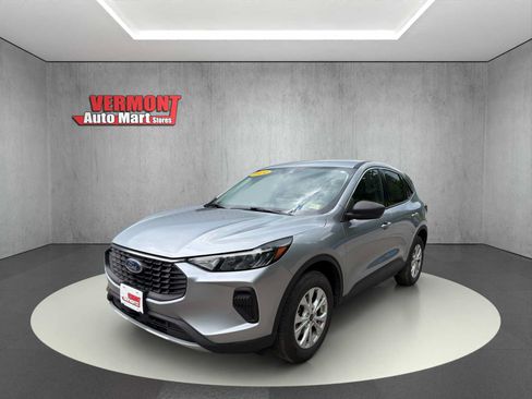 Used 2024 Ford Escape Active AWD/4WD image 3
