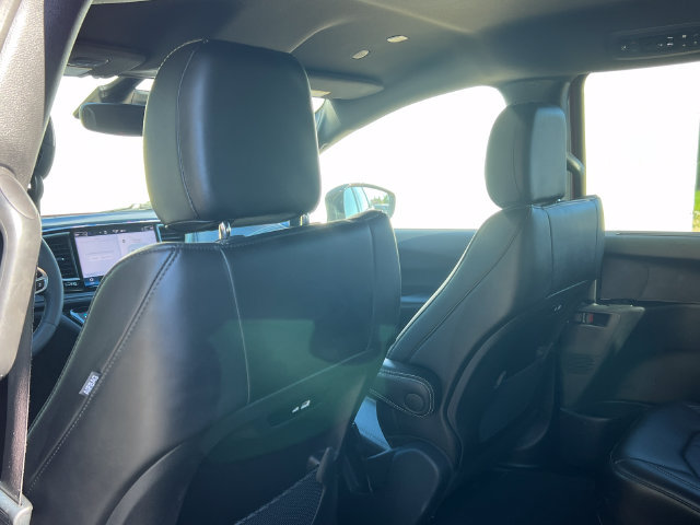 Used 2025 Chrysler Pacifica Select FWD image 38