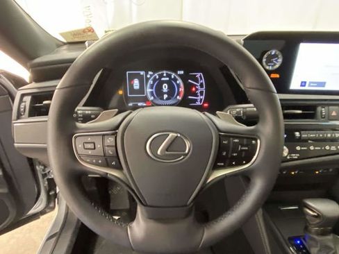 Used 2025 Lexus ES 350 w/ Premium Package image 21