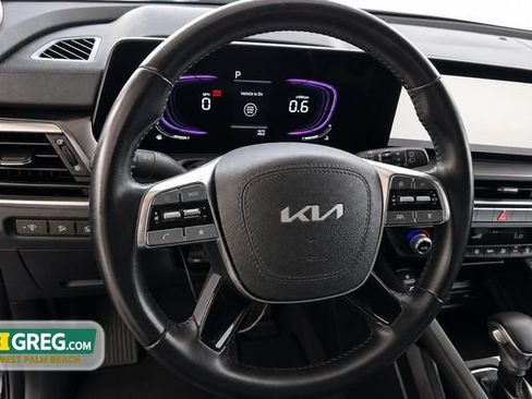 Used 2025 Kia Telluride S FWD image 11