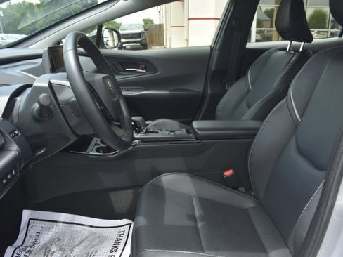 Used 2025 Toyota Prius XLE FWD image 14