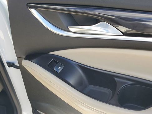 Used 2020 Buick Enclave Essence w/ Sound and Sites Package image 47