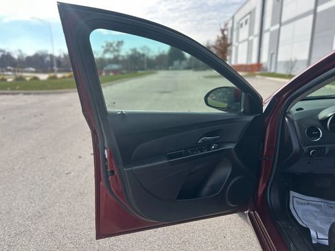 Used 2015 Chevrolet Cruze LT image 12