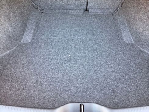 Used 2023 Chrysler 300 Touring w/ Safetytec Plus Group RWD image 16