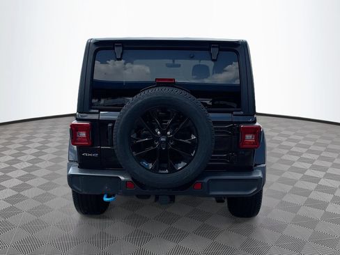 Used 2023 Jeep Wrangler Unlimited Sahara w/ Cold Weather Group AWD/4WD image 7
