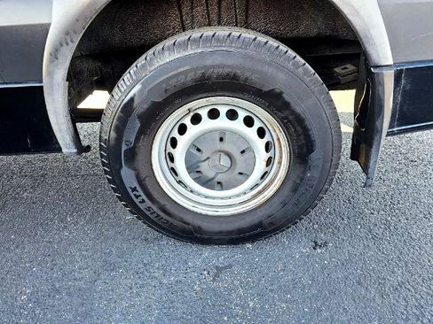 Used 2016 Mercedes-Benz Sprinter 2500 image 35