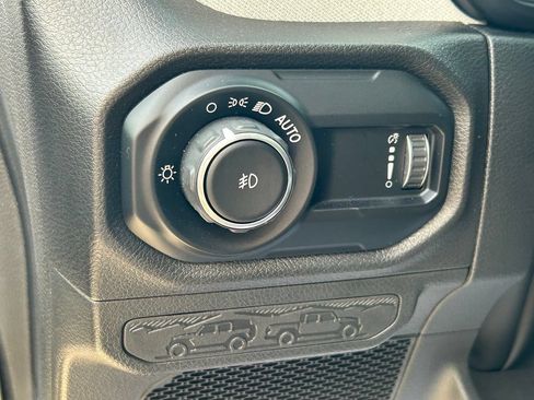 Used 2024 Jeep Wrangler Unlimited Sport AWD/4WD image 22